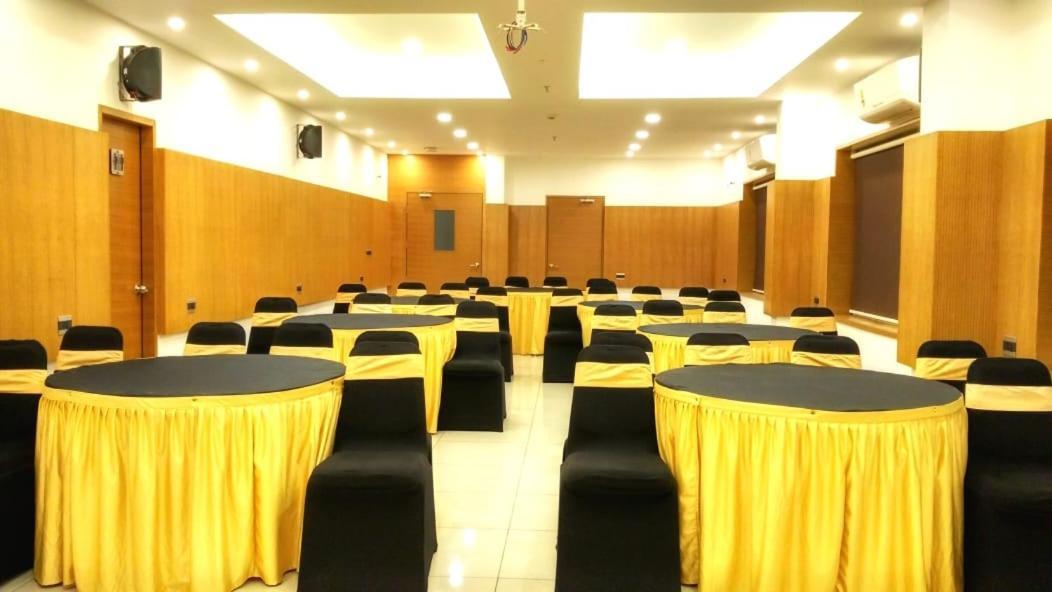 Medora Hotel Kozhikode Eksteriør bilde